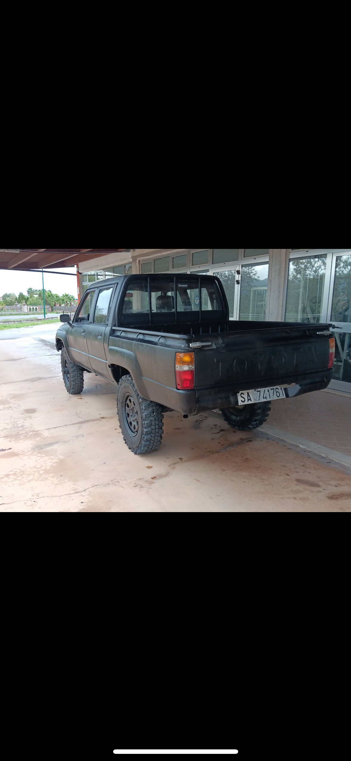 Shipping of a 1989 Toyota Hilux